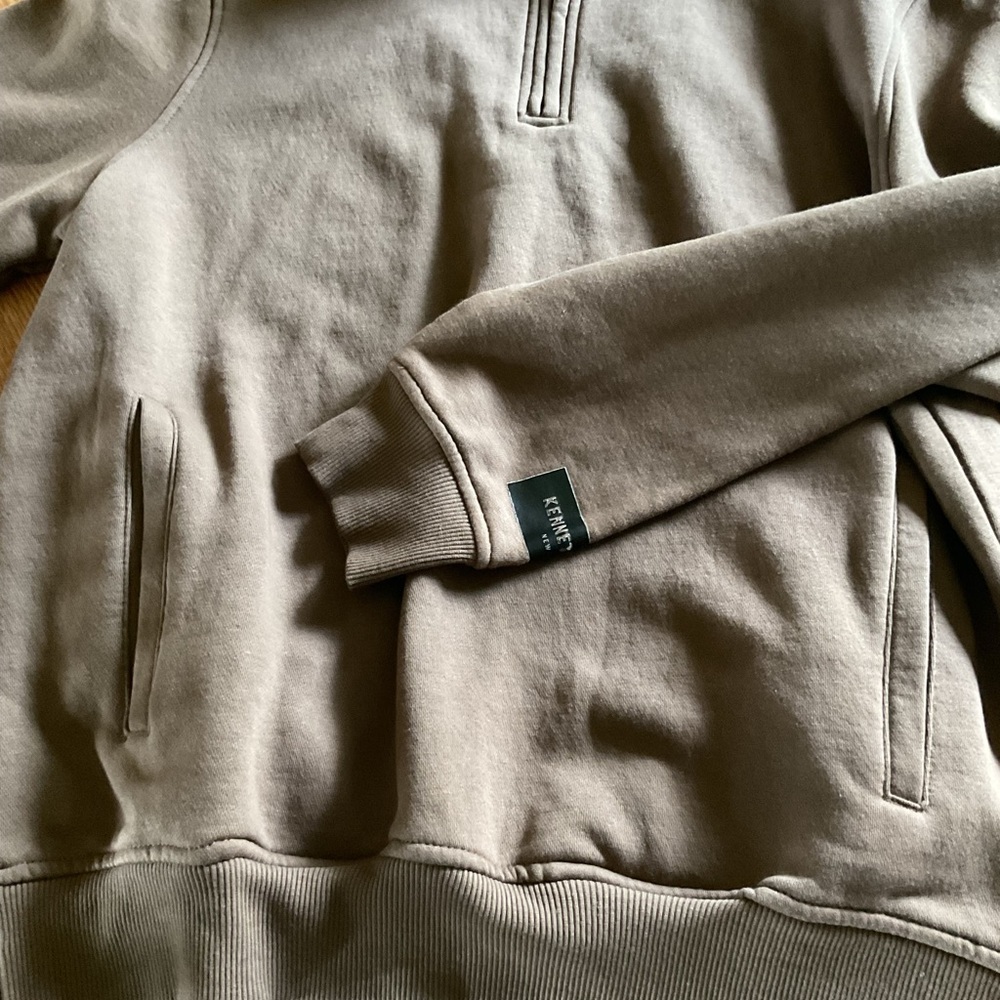 Kenneth Cole Men's Tan Zip-Up Sweater size large - Picture 4 of 7